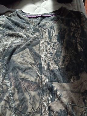 Camouflage V-Neck Shirt - Dark Green/Black